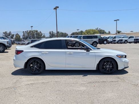 Used 2025 Honda Civic Sport image 4