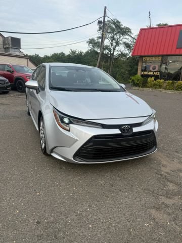 Used 2023 Toyota Corolla LE FWD image 2