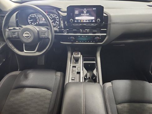 Used 2024 Nissan Pathfinder SV image 7