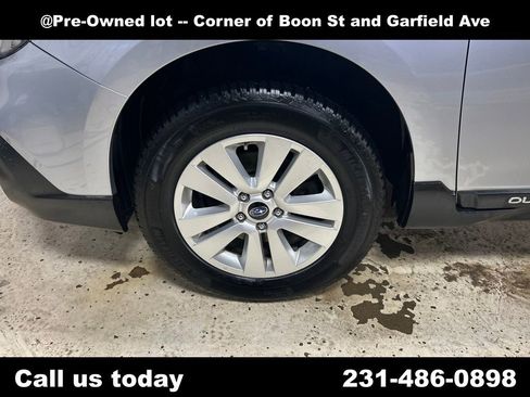 Used 2018 Subaru Outback 2.5i Premium image 11