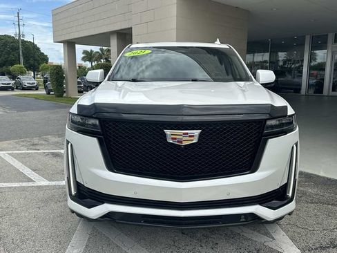 Used 2021 Cadillac Escalade Sport w/ Driver Assist Tech Package AWD/4WD image 4