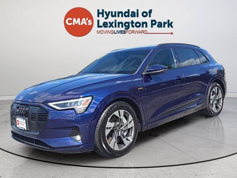 Used 2022 Audi e-tron Premium AWD/4WD image 1
