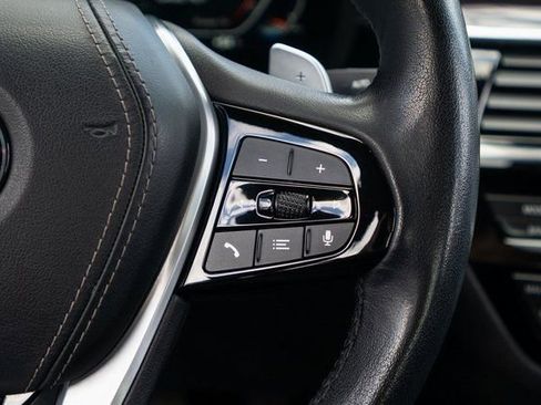 Used 2023 BMW 540i xDrive w/ Premium Package image 28