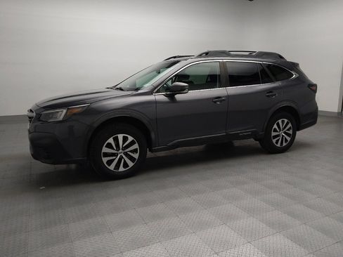 Used 2020 Subaru Outback Premium image 2