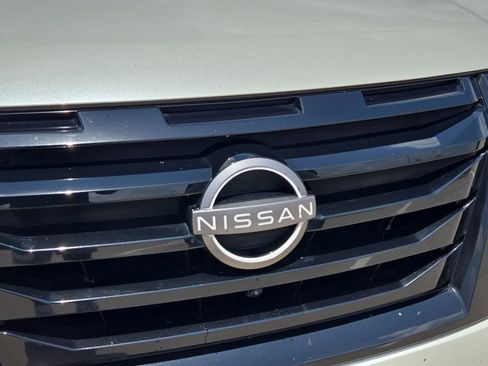 Used 2023 Nissan Pathfinder SL w/ SL Premium Package FWD image 10
