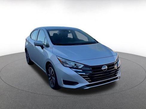 Used 2025 Nissan Versa SV FWD image 3