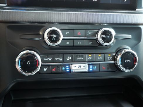 New 2026 Ford F250 Platinum w/ FX4 Off-Road Package AWD/4WD image 27