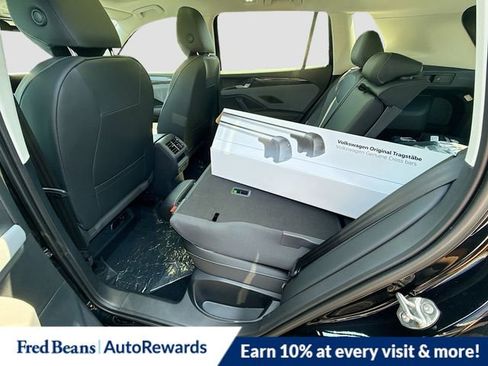 New 2025 Volkswagen Tiguan SE image 12