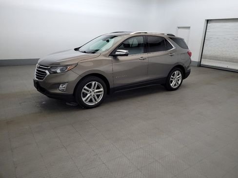 Used 2018 Chevrolet Equinox Premier AWD/4WD image 2