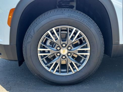 Used 2026 Chevrolet Traverse LT FWD image 31