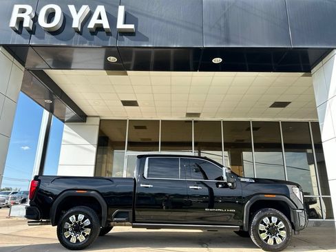 Used 2025 GMC Sierra 2500 Denali w/ Denali Reserve Package AWD/4WD image 1