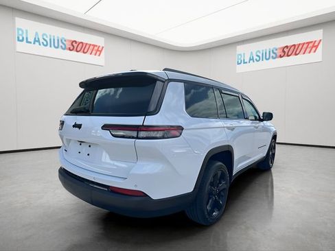 Used 2023 Jeep Grand Cherokee L Laredo AWD/4WD image 3