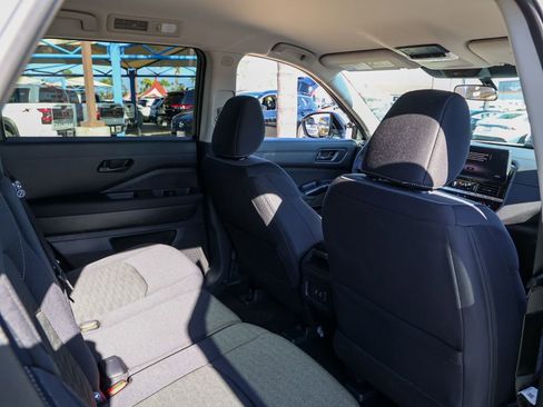 New 2026 Nissan Pathfinder SV image 17