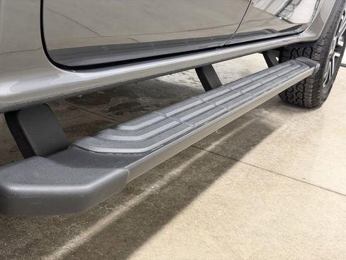 Used 2025 Ford Ranger Lariat w/ Trailer Tow Package image 22