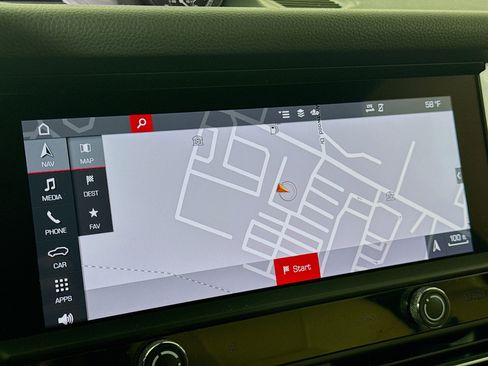 Certified 2022 Porsche Macan image 18