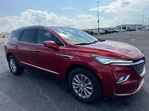Used 2023 Buick Enclave Essence w/ Sound and Sites Package AWD/4WD image 3