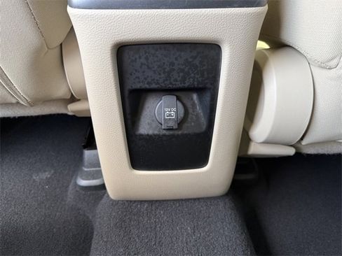 Used 2020 Dodge Journey SE image 41