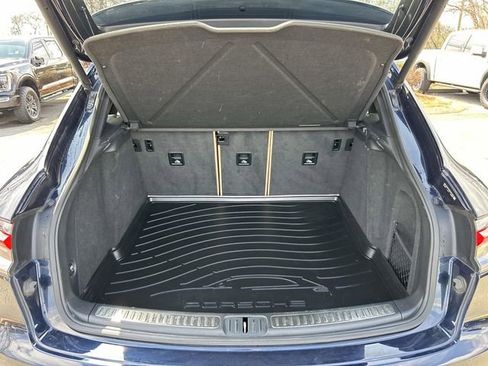 Used 2021 Porsche Macan Base image 22