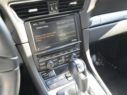 Used 2016 Porsche 911 Carrera 4 image 24