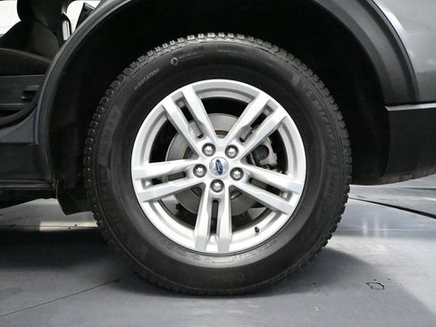 Used 2022 Ford Explorer XLT w/ Class IV Trailer Tow Package image 13