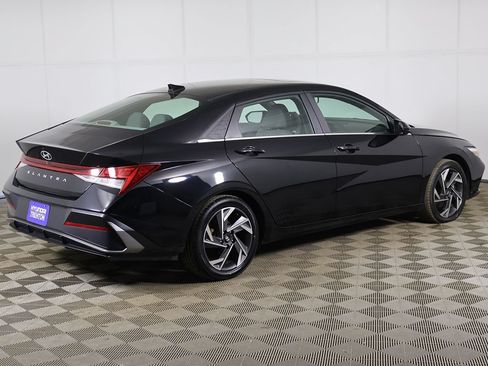 Used 2024 Hyundai Elantra SEL w/ Convenience Package FWD image 11