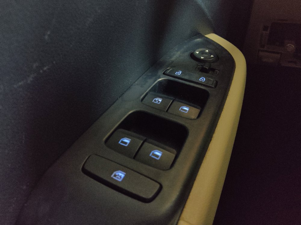 Used 2024 Hyundai Venue Limited FWD image 27
