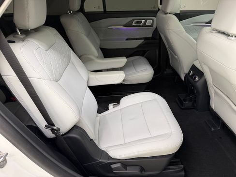 Used 2025 Ford Explorer Platinum w/ Ultimate Package AWD/4WD image 27