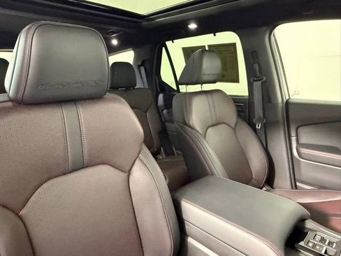 Used 2025 Honda Pilot Black Edition image 55