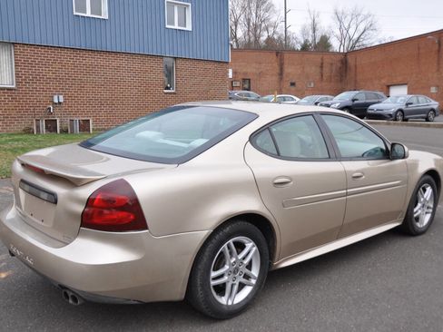 Used 2005 Pontiac Grand Prix GTP w/ Premium Audio Package FWD image 8