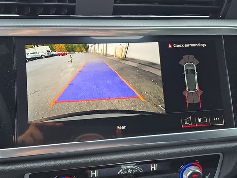 New 2025 Audi Q3 2.0T Premium image 22