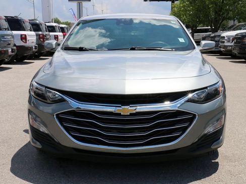 Used 2025 Chevrolet Malibu LT FWD image 3