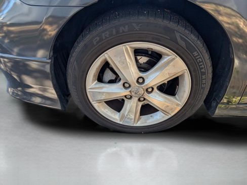 Used 2011 Toyota Camry SE image 30