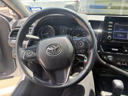 Used 2023 Toyota Camry SE FWD image 5