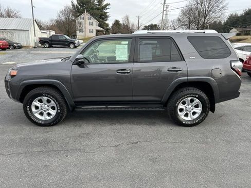 Used 2018 Toyota 4Runner SR5 Premium image 2