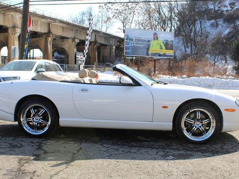 Used 2005 Jaguar XK8 Convertible image 10