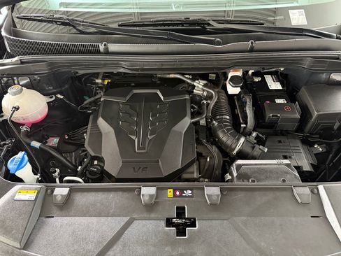 Certified 2024 Kia Carnival LX image 10