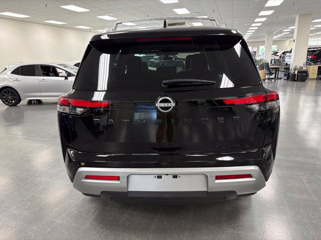 Used 2024 Nissan Pathfinder SL w/ Black Appearance Package AWD/4WD image 6
