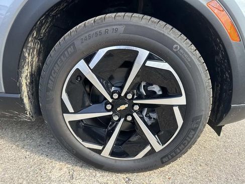 Used 2025 Chevrolet Equinox EV LT image 7