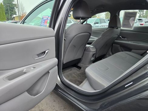 Used 2024 Hyundai Elantra SEL image 21