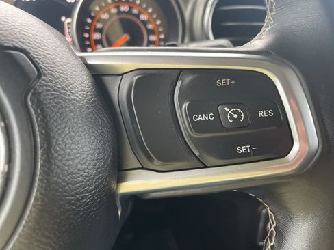 Used 2019 Jeep Wrangler Unlimited Sahara AWD/4WD image 23