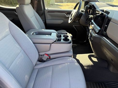 Used 2025 Chevrolet Silverado 1500 LT image 14