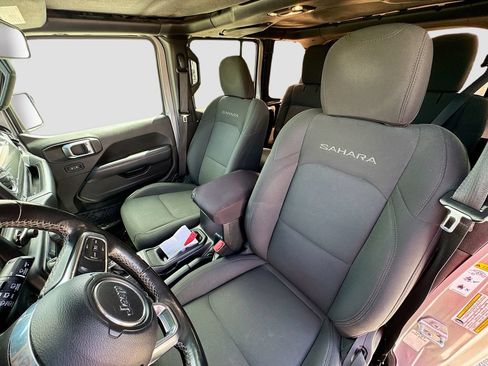Used 2019 Jeep Wrangler Unlimited Sahara AWD/4WD image 24