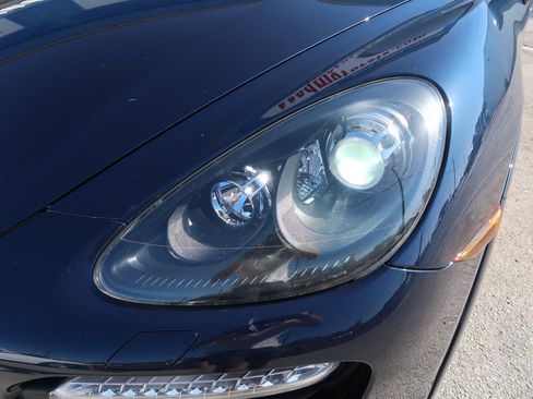 Used 2014 Porsche Cayenne GTS AWD/4WD image 37