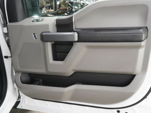 Used 2019 Ford F150 XLT AWD/4WD image 9