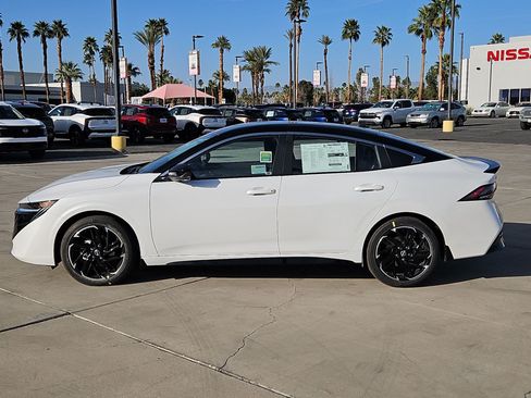 New 2026 Nissan Sentra SR w/ SR Premium Package FWD image 3