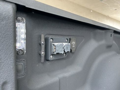 Used 2024 RAM 3500 Limited w/ Safety Group image 40