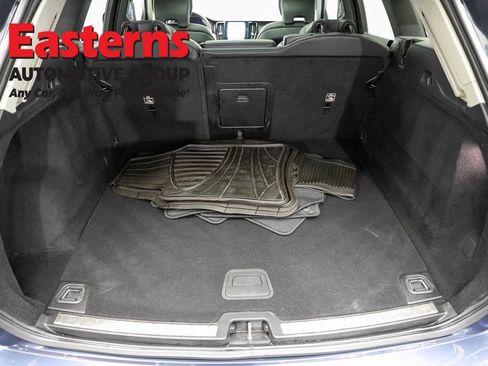 Used 2022 Volvo XC60 B5 Momentum AWD/4WD image 9