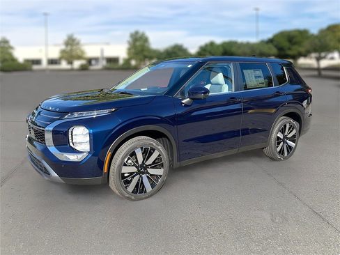 New 2025 Mitsubishi Outlander SE image 33