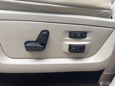 Used 2017 RAM 1500 Laramie w/ Convenience Group AWD/4WD image 18