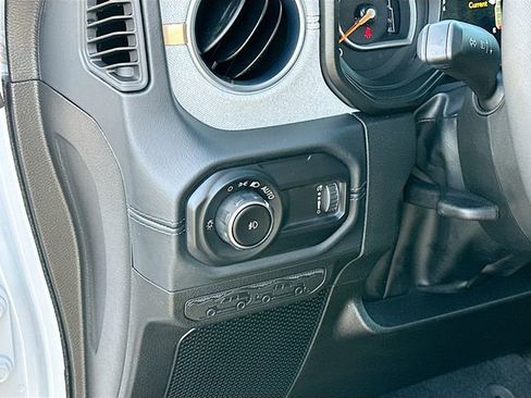 Used 2026 Jeep Wrangler Sahara image 10